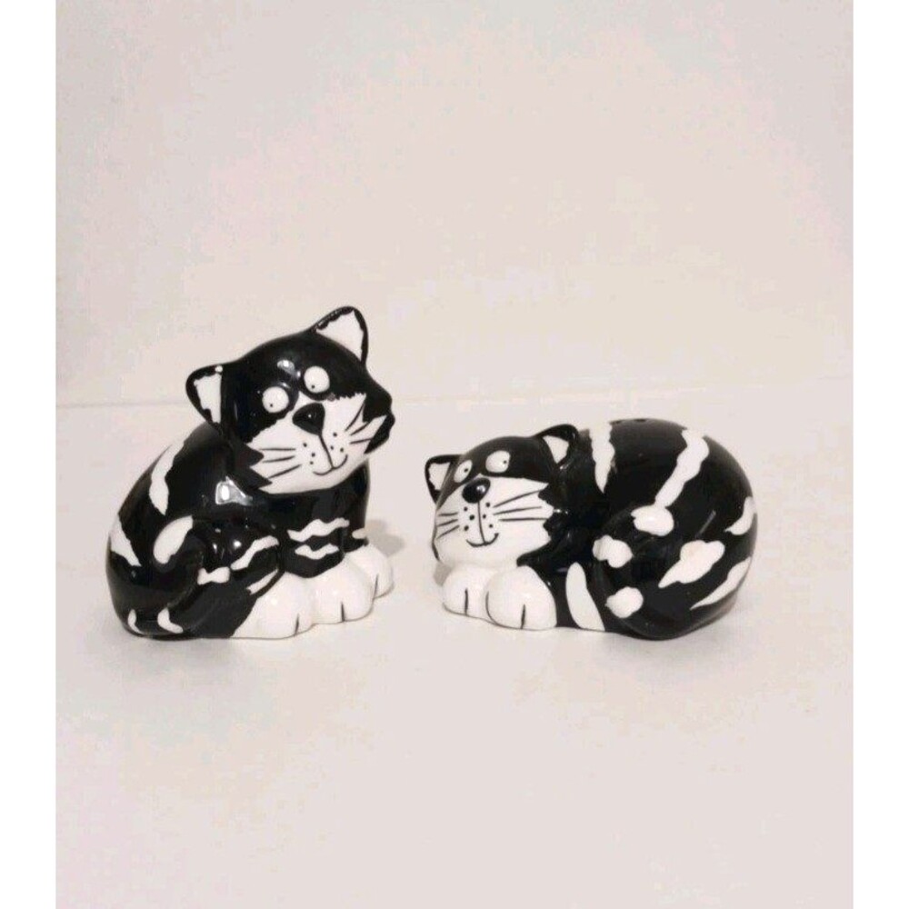 Black White Striped Cat Kitten Salt & Pepper Shaker Set Ceramic Feline Decor